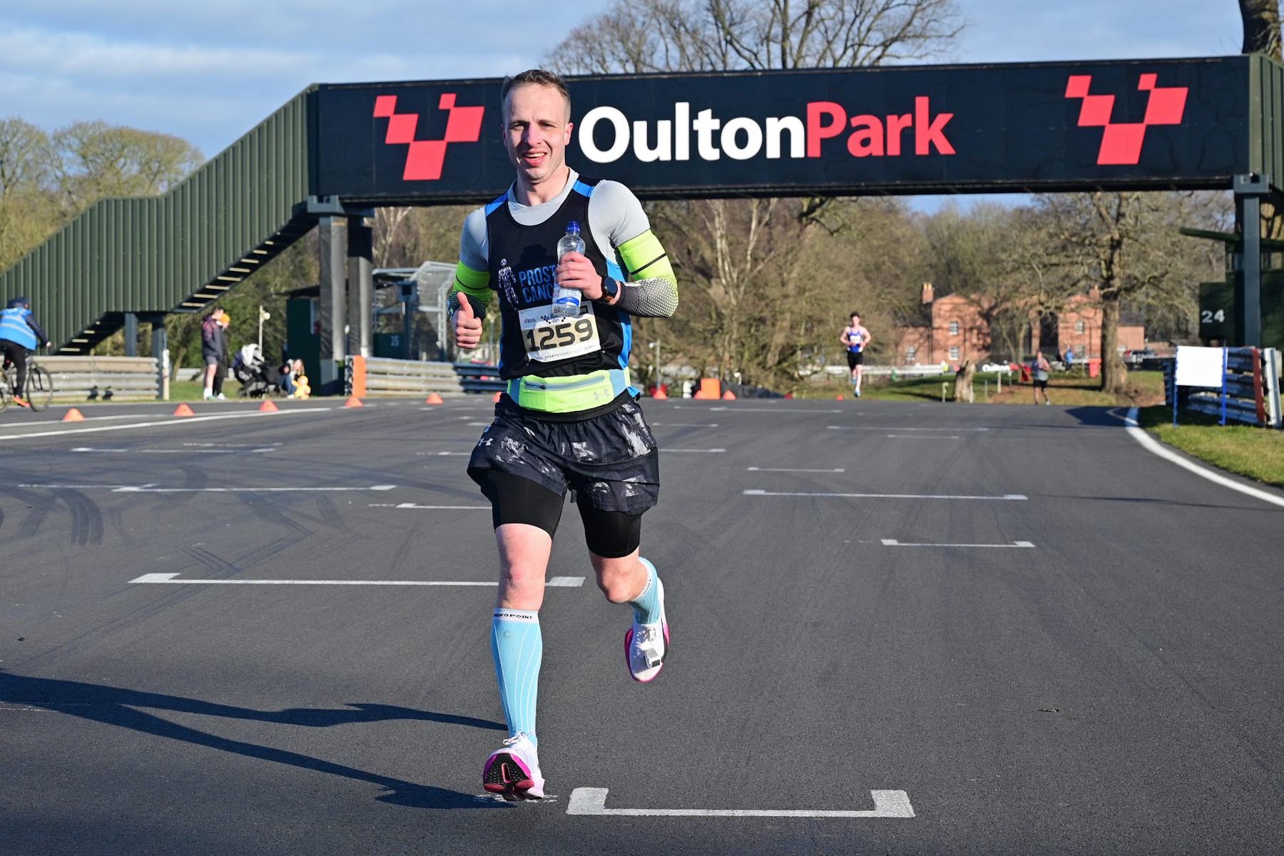 Runners at Oulton Park